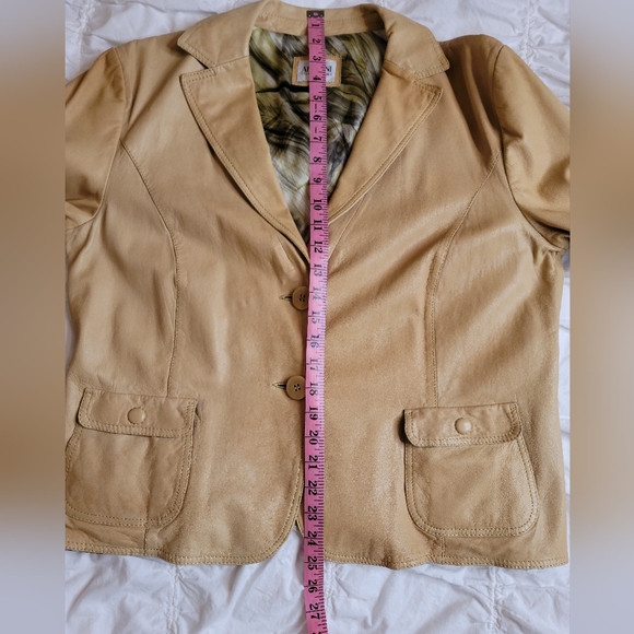 Armani Collezioni XL Leather - Picture 5 of 15